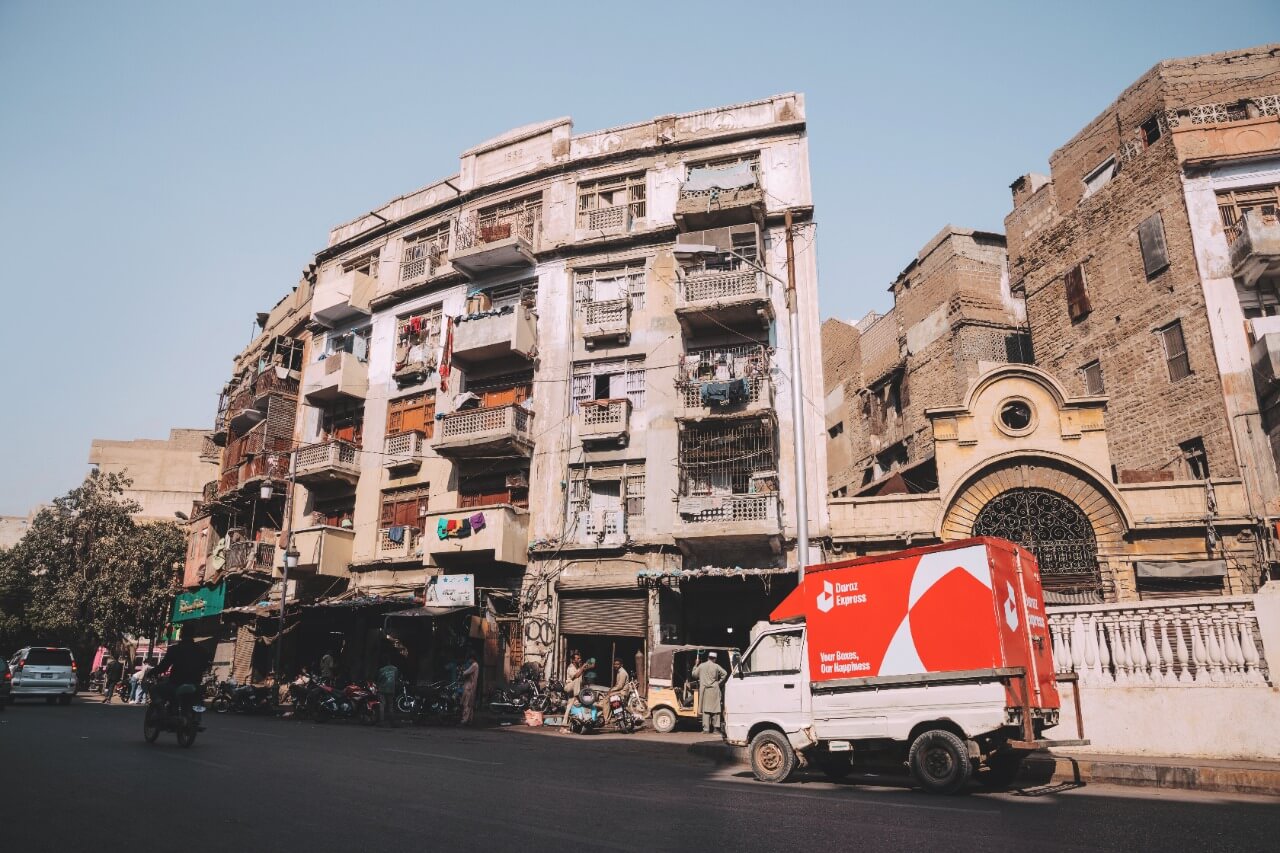 default delivery address meaning in daraz